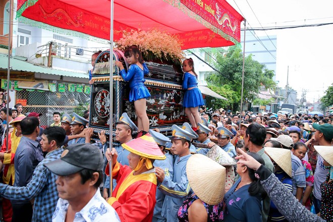 Phuoc Sang, Thanh Bach toi dua tien nghe si Khanh Nam-Hinh-7